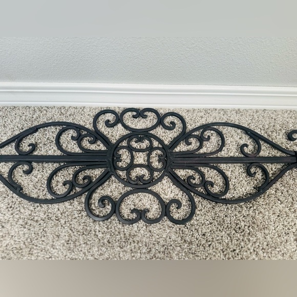 Beautiful Wrought Iron Metal Wall Decor Shabby Chic Home Drapery Crown LARGE - Picture 5 of 6